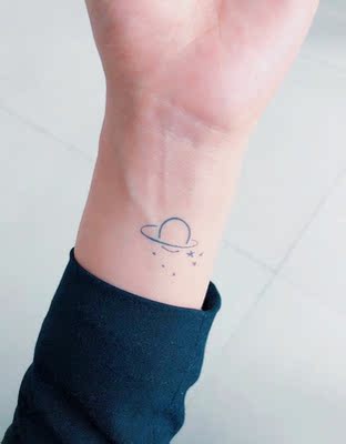 昨天晚上试了一下，今天字开始显示出来了。药水真的需要带手套，一开始看不出来，过后真的是大黑手。