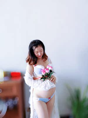 超级好看哦，都可以当作孕妇照啦！内衣的颜值高穿着又很舒服，孕期穿都可以哦！好看好看❤️