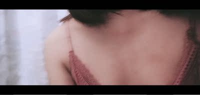 大概就…如图叭…不褪色的嗷!颜色图4!感觉还可以!虽然没有那么粉!平胸!合适!哈哈哈哈哈哈穿着挺舒服的嘞!蕾丝和里面那层是分开的!然后因为剪裁的问题好像可能会有蜜汁凸起…但可能是我大小胸的问题!!!哭惹!!但是穿上真滴舒服!爽! 大概就…如图叭…不褪色的嗷!颜色图4!感觉还可以!虽然没有那么粉!平胸!合适!哈哈哈哈哈哈穿着挺舒服的嘞!蕾丝和里面那层是分开的!然后因为剪裁的问题好像可能会有蜜汁凸起…但可能是我大小胸的问题!!!哭惹!!但是穿上真滴舒服!爽!