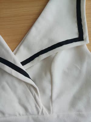 面料很舒服,收到几天了,清洗了,不褪色,做工不错,最主要的是显瘦,都看不见小肚子,满意 面料很舒服,收到几天了,清洗了,不褪色,做工不错,最主要的是显瘦,都看不见小肚子,满意