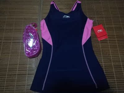 宝贝收到了，比预计的要理想，做工精细，而且面料很好且有弹性，立马上身试穿，效果特好，修身！很满意的一次购物。