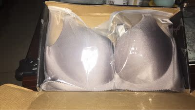 发货速度挺快的,款式好看简洁大方舒适。 发货速度挺快的,款式好看简洁大方舒适。