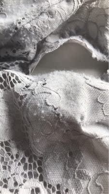 起球不是一般的严重，我一次买了俩，全部起球，不建议大家购买，我从来不给别人差评，第一次差评，开淘宝的不容易，我理解，可是你必须买质量好的东西，这家我是不会再买了，更不建议大家买。