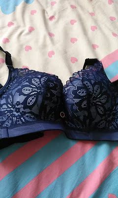 收到宝贝了，和图片上一样漂亮，而且穿着非常隆胸，质量挺好的，尺码很准确，比实体店卖的好，值得拍哦！