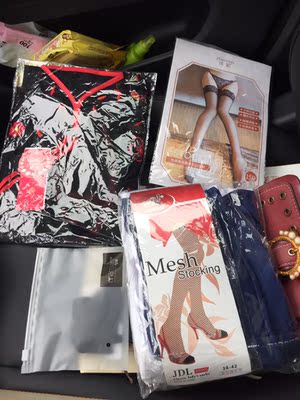 买了cosplay，现在就差一个小鲜肉啦！哈哈哈～