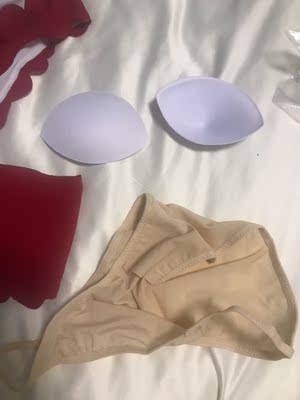 挺好的,质量不错,还送了内裤和内衬,这个价位值了,期待穿上它美美的拍照的结果了,嘻嘻 挺好的,质量不错,还送了内裤和内衬,这个价位值了,期待穿上它美美的拍照的结果了,嘻嘻