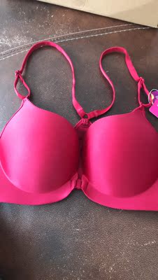 多次回购的宝贝了,首先卖家的发货速度快,一天的工夫就收到了,其次宝贝真的是特别棒,质量好颜色正穿着更是轻盈舒适,无任何束缚感又能有效的固定胸型,关键是肩带的设计特别漂亮,既好看又避免了肩带有可能滑落的尴尬局面,实在是大爱!还会继续支持的,五星好评是必须滴! 多次回购的宝贝了,首先卖家的发货速度快,一天的工夫就收到了,其次宝贝真的是特别棒,质量好颜色正穿着更是轻盈舒适,无任何束缚感又能有效的固定胸型,关键是肩带的设计特别漂亮,既好看又避免了肩带有可能滑落的尴尬局面,实在是大爱!还会继续支持的,五星好评是必须滴!