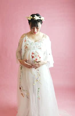 衣服很好 很干净的 和图片一样一样的 卖家也很热心 自己租衣服拍照省了不少钱呢 送的贴纸很可爱 😘😘😘 衣服很好 很干净的 和图片一样一样的 卖家也很热心 自己租衣服拍照省了不少钱呢 送的贴纸很可爱 😘😘😘