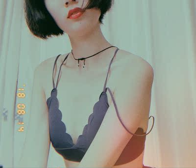 内衣很好穿  料子轻薄 穿上几乎没感觉自己穿了内衣 而且很好看  搭夏季衣服也百搭 非常的物美价廉了