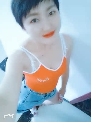 之前买的黑色，抱着看看的态度，结果性价比高的出乎我意料，样子质量都超好，一点不像几十块钱的东西，性感中带点酷酷的，超喜欢