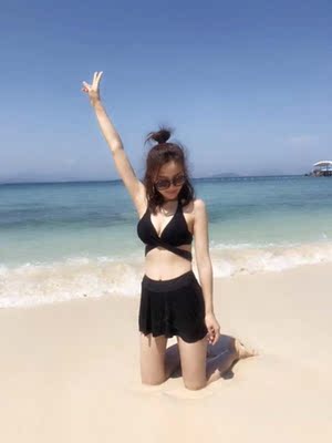 这次的泳衣,买得太开心了,质量特别好,料子很密实,弹性十足,重要的是穿上超聚拢,小胸神器,很显身材! 这次的泳衣,买得太开心了,质量特别好,料子很密实,弹性十足,重要的是穿上超聚拢,小胸神器,很显身材!