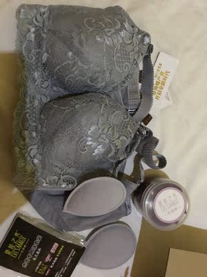 图一是刚到手的时候拍的，图二图三是下水之后的，都抽丝了，都是线头，，，然后这属于正常状况？？