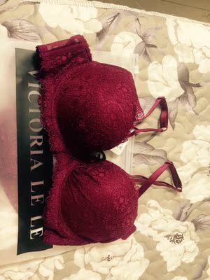 跟图片一样，没有色差，质量很好，包装也很漂亮