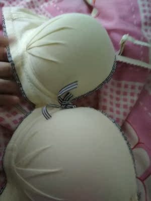 跟图片一样,没有失望,我拍的有点大了,不过也可以穿 跟图片一样,没有失望,我拍的有点大了,不过也可以穿