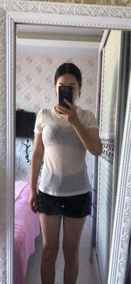 有点透不过穿黑色内衣就好了