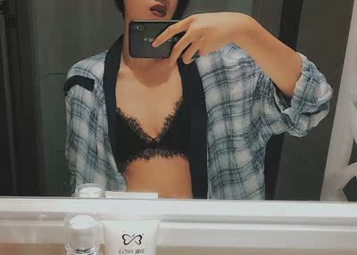 在这家买了薄的内衣之后，我就没有买过厚的内衣了，薄的内衣穿起来真的太舒服了，这家很多都是薄的，太喜欢了，这款的睫毛蕾丝很好看