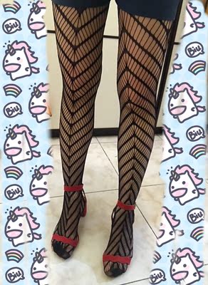 黑白都很喜欢 不过黑色穿出去确实比较吸睛 哈哈哈