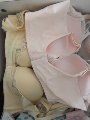 这个尺码相对于别的款来说有点偏小，别的正合适这个有点紧不过懒得换货了太麻烦，凑合穿吧要不就等瘦了后外穿！！！！！