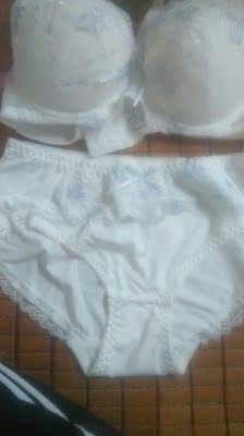 宝贝收到了，挺好看的，质量也舒服