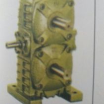 Sponge machinery foaming machine Planting and cutting machine tooth box double-layer biaxial reducer WPS80 100 glass machine reducer