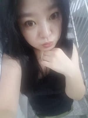 到货速度是真快，前天傍晚拍的，昨天就到了。衣服质量是真的没得说，这个价格能拍到这样的衣服也是物超所值了，强迫症的我连一根小线头都没找到，超赞！只是我太胖，衣服被我撑爆了，为了大家能放心购买，还是拍了几张照片供大家参考，我135呢，所以小胖胖们也可以放心购买&hellip;