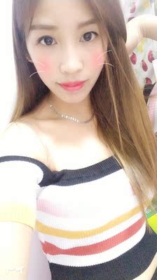 衣服收到啦!穿着很合适。料子也很舒服。总之很喜欢。好评。 衣服收到啦!穿着很合适。料子也很舒服。总之很喜欢。好评。