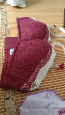 长得又好看,穿起来又舒服,还没有钢圈扎人,很好了,来自胸小的我。。。 长得又好看,穿起来又舒服,还没有钢圈扎人,很好了,来自胸小的我。。。