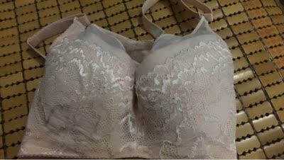 买了两件，效果很好，生了小孩胸很下垂，这个提升效果不错，也比较聚胸，之前专卖店试过，可比网上贵一半，真心好，以后内衣就在你家了