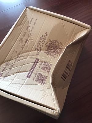 收到货一看，箱子压瘪得很厉害，真的建议换个结实点的箱子，内衣还好，穿着比较合适