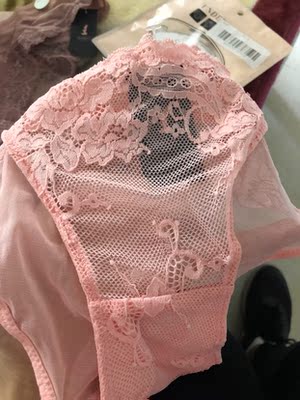 好喜欢,手感很好,颜色也没差异,是我喜欢的,蕾丝特别性感,做工挺好! 好喜欢,手感很好,颜色也没差异,是我喜欢的,蕾丝特别性感,做工挺好!