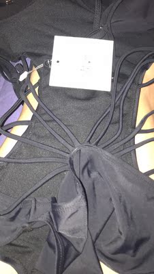 质量非常好，穿上性感无比，漂亮