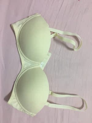 给妈妈买的  妈妈说穿着很舒服   肩带穿起来很轻松  妈妈很满意哦