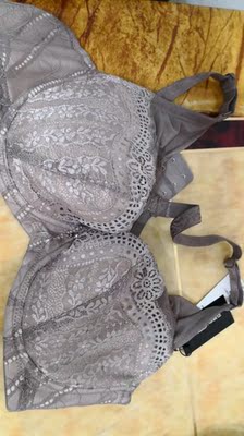 一直都用仙宜岱品牌的文胸，质量好，穿着舒服，性价比高，发货又快，全5分，必须的。