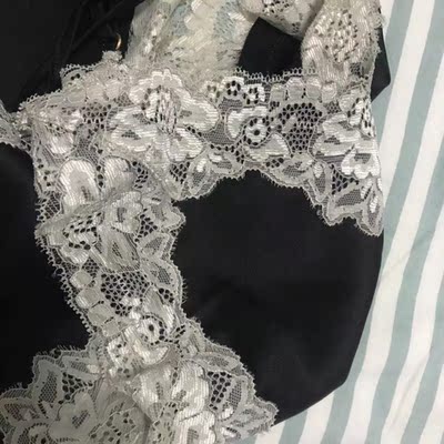 一收到，就觉得包装盒高大上。打开一摸发现就是我要的料子。滑滑的，立马洗了凉干。最喜欢是前面胸口上的蕾丝，不后悔，太喜欢了。