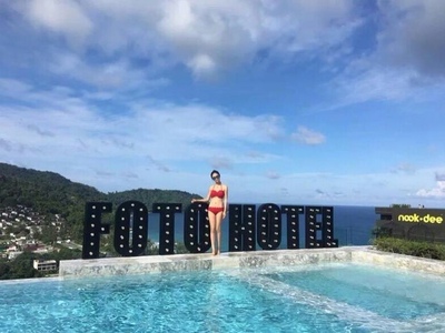 第一次这么认真写评价呦..收到了感觉真的超值了.罩杯做工特别好,内部是全衬的罩杯定型特别好..满意