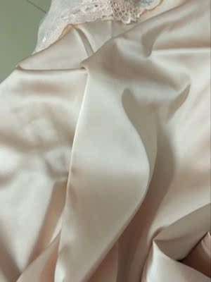 宝贝收到了，面料摸起来很舒服。今晚洗洗明天可以试穿了