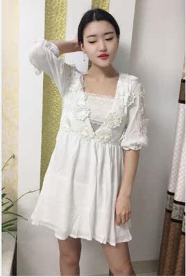 衣服收到后，很惊喜，比想象中要好很多，质地柔软，款式时尚，颜色亮丽，衣服薄厚适中，大小正好，喜欢，给个好评