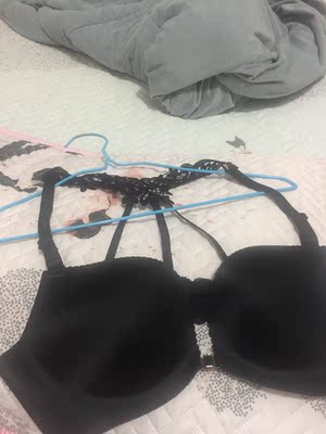 内衣👙回来一打看实在太喜欢了，性感迷人，漂亮，有物价所值，这个价钱能买到这么喜爱的内衣真没有让我失望，想要买朋友快点下手喔&hellip;不要犹豫了