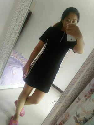 衣服收到了  很满意  也不掉颜色