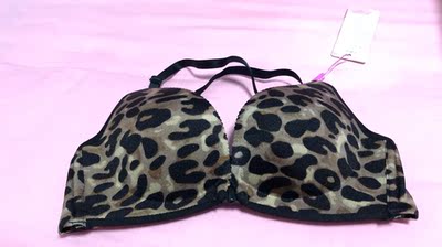 宝贝很不错，颜色也很正，穿着很舒服。