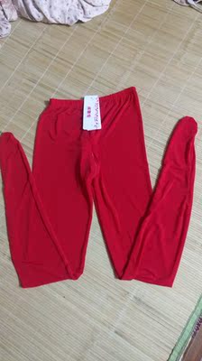 面料很柔软，弹力也不错！只是腰围的线头稍微多了一点，希望可以改进一下这个问题！