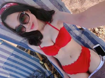 第一次这么认真写评价呦..收到了感觉真的超值了.罩杯做工特别好,内部是全衬的罩杯定型特别好..满意