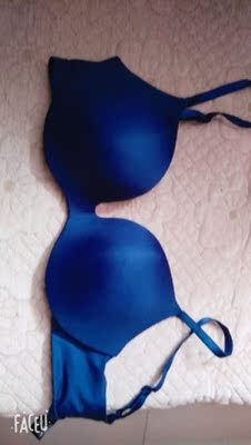 价格合理，质量挺好颜色显着干净，主要是显胸大，胸小的妹子可以买着试试