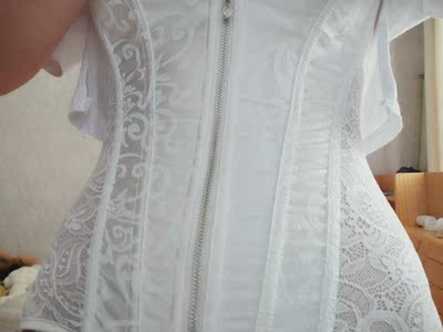 总体来说还可以吧质量上还不错,先穿短时间试试吧,最近胖了不少! 总体来说还可以吧质量上还不错,先穿短时间试试吧,最近胖了不少!