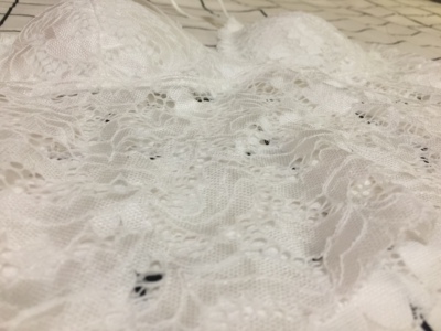 质量很不错  胸垫比较厚实硬挺 试穿了一下 大小跟平时号是一样的 法式胸衣真的很好看 穿着巨舒服 很满意 后面会继续入手的～哈哈哈哈哈哈哈哈哈哈 大致就这些 ～加油加油