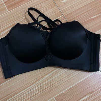 快递很快，试了一下，洗了也不褪色。挺聚拢，穿起来也舒服