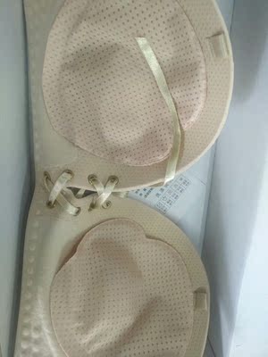 内衣收到了，已经洗了穿着了，聚拢效果很好，充气方便，客服态度很好