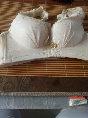 宝贝收到了，非常喜欢，关键穿起来很显身材，质量不错，价格也不贵，喜欢喜欢的亲赶紧下单