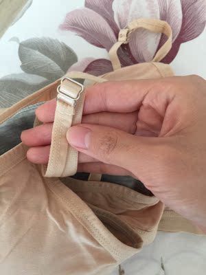 这件背心式内衣上身效果很不错,很舒服也不会很紧绷睡觉都不用脱啦赞,面料摸着很轻薄适合夏天穿着,很好的卖家服务态度很耐心,开心的购物值得购买👍👏🌹 这件背心式内衣上身效果很不错,很舒服也不会很紧绷睡觉都不用脱啦赞,面料摸着很轻薄适合夏天穿着,很好的卖家服务态度很耐心,开心的购物值得购买👍👏🌹