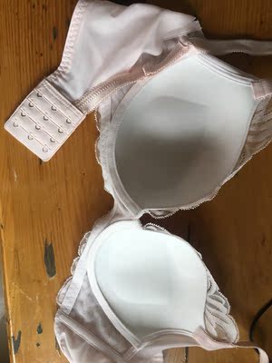 薄款，穿着非常舒适，是我买到的最好的无钢圈侧收聚拢内衣就是稍微选小了一点，有点压胸，非常薄款，穿着非常舒适，是我买到的最好的无钢圈侧收聚拢内衣就是稍微选小了一点，有点压胸，非常喜欢！薄款，穿着非常舒适，是我买到的最好的无钢圈侧收聚拢内衣就是稍微选小了一点，有点压胸，非常喜欢！薄款，穿着非常舒适，是我买到的最好的无钢圈侧收聚拢内衣就是稍微选小了一点，有点压胸，非常喜欢！